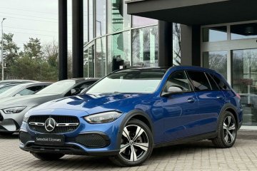 220 d 4 MATIC AMG Night Premium/Led/Panorama/Salon PL/Hak